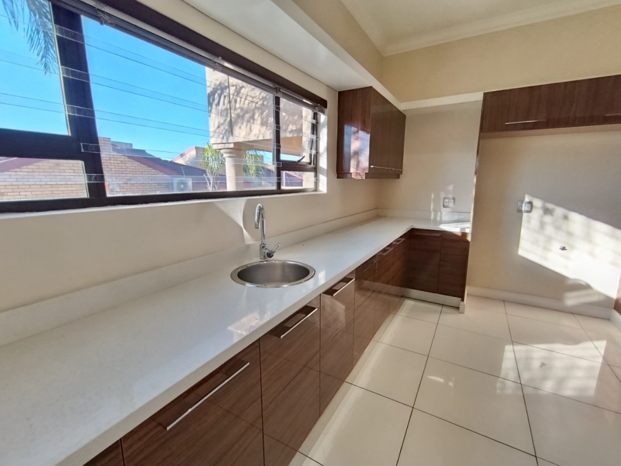 5 Bedroom Property for Sale in Kiepersol Free State